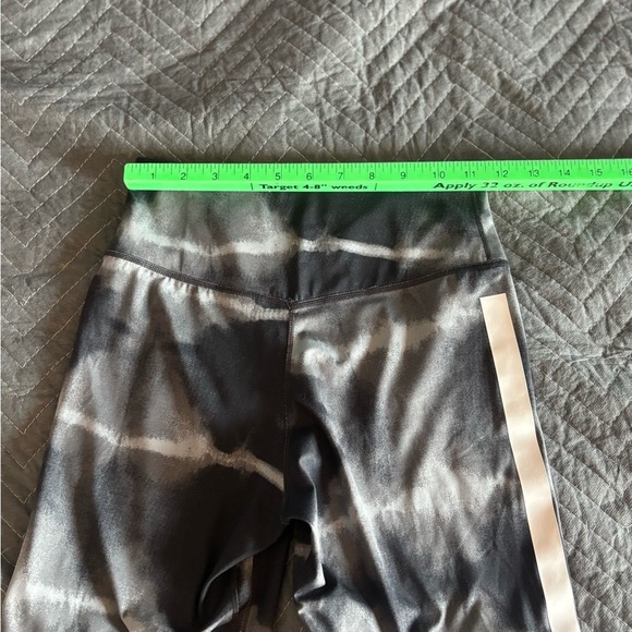 Nike Dry Fit Small Spandex 5” Inseam. Gray/black tie dye - Picture 5 of 6